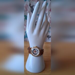 Vintage Lionel Train Collectible Gold Tone & Tan Leather Casual Watch Jewelry